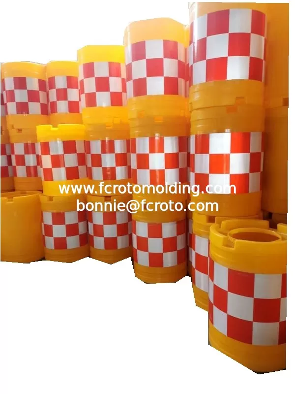 Water Filled Traffic Rotomolding Plastic Road Safety Barrier For Sale